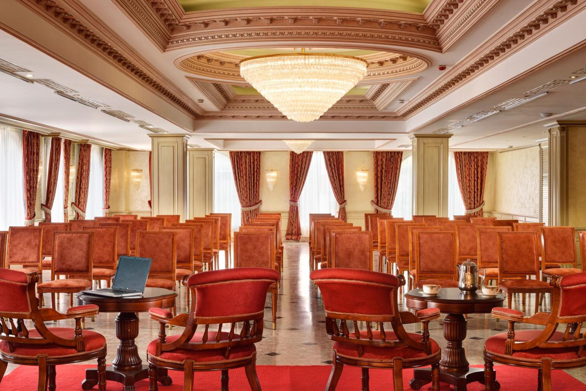 Swiss Diamond Hotel Prishtina Pristina Exterior foto The Senate Chamber